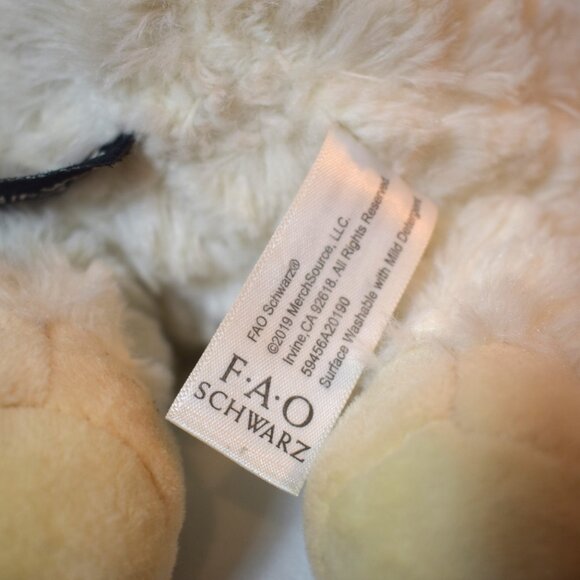 2019 FAO Schwarz 11 inch  Llama Alpaca Plush with Rainbow Blanket - Picture 4 of 6